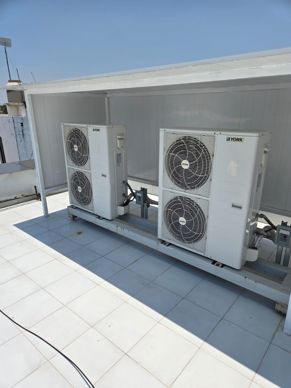 Equipos de aire acondicionado en azotea